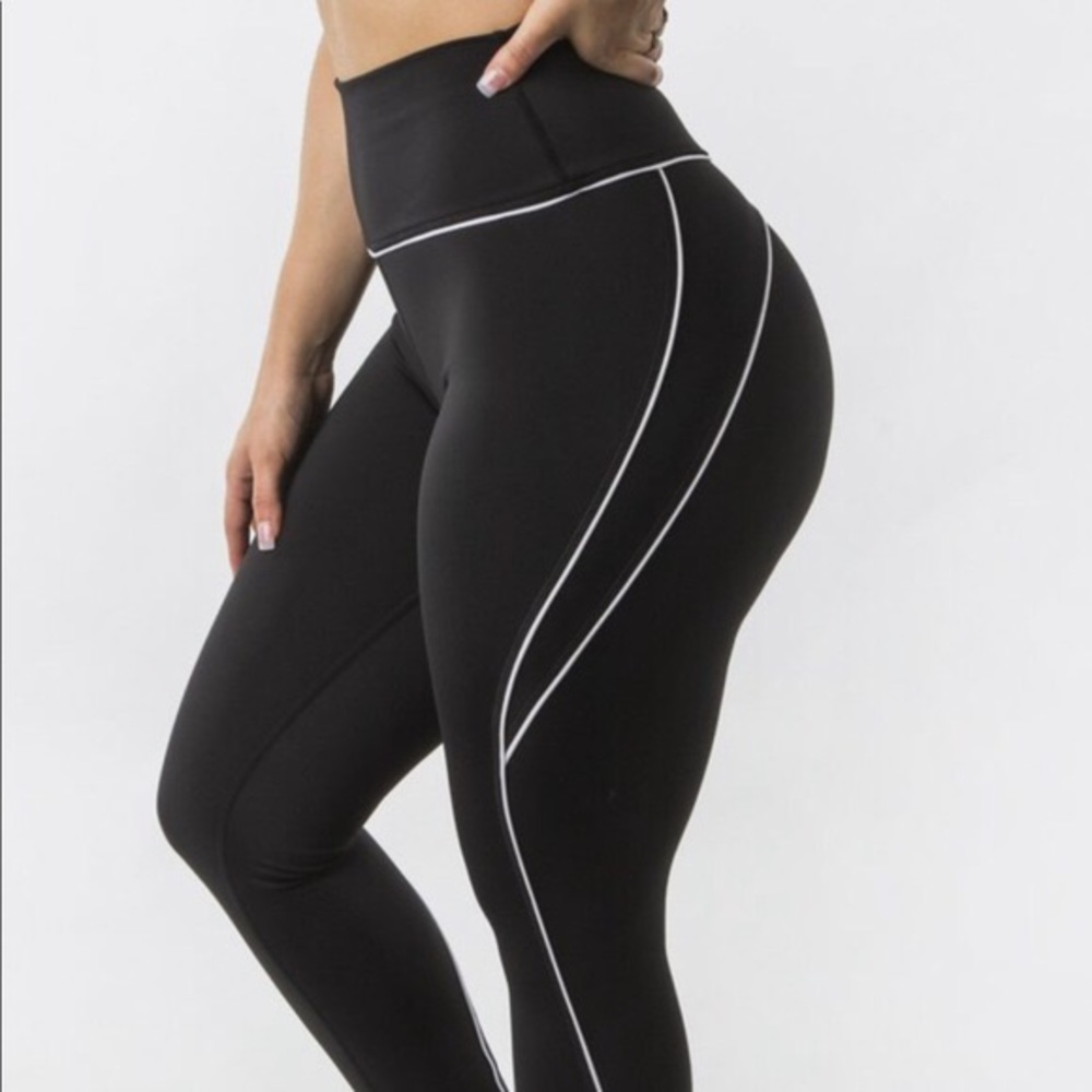 BuffBunny Nirvana Legging (Large)